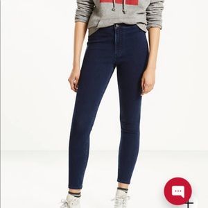 Levi’s Runaround Super Skinny Jeans Jeggings NWT